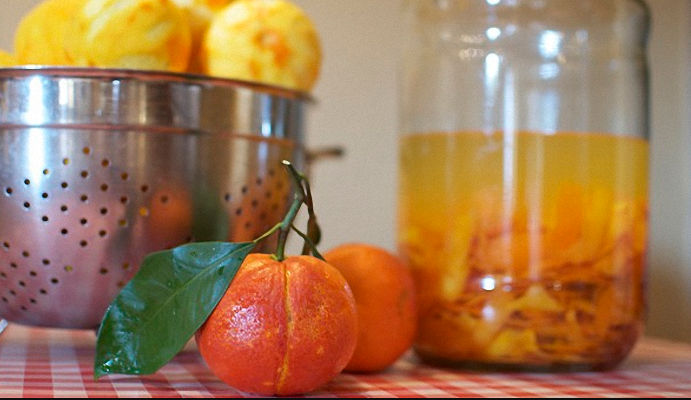 Настойка с цедрой лимона, апельсинами и коньяком на спирту