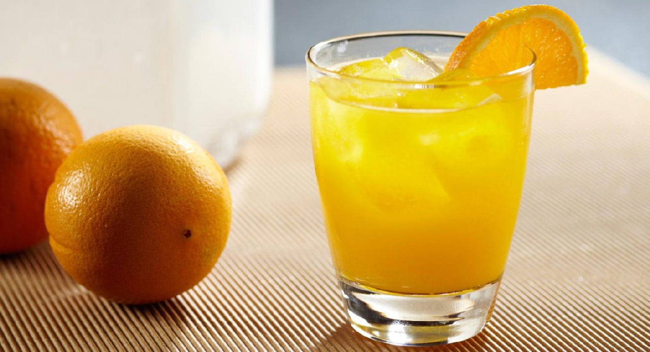 Ром и апельсиновый сок