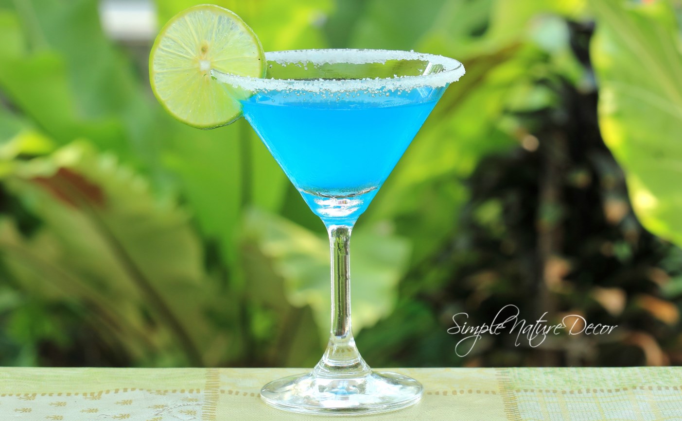 Какой алкоголь синего цвета